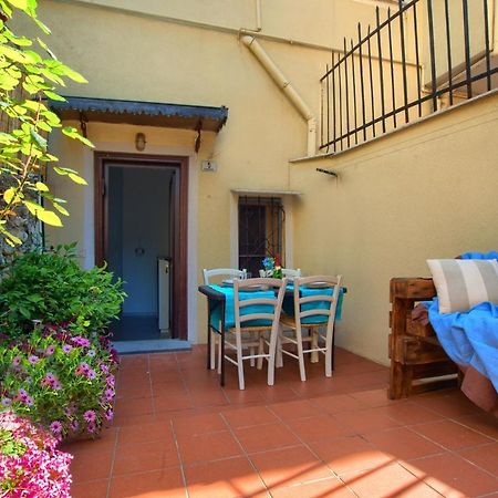 Casa A 2 Passi Dal Mare Con Patio Privato Villa Imperia Exteriör bild