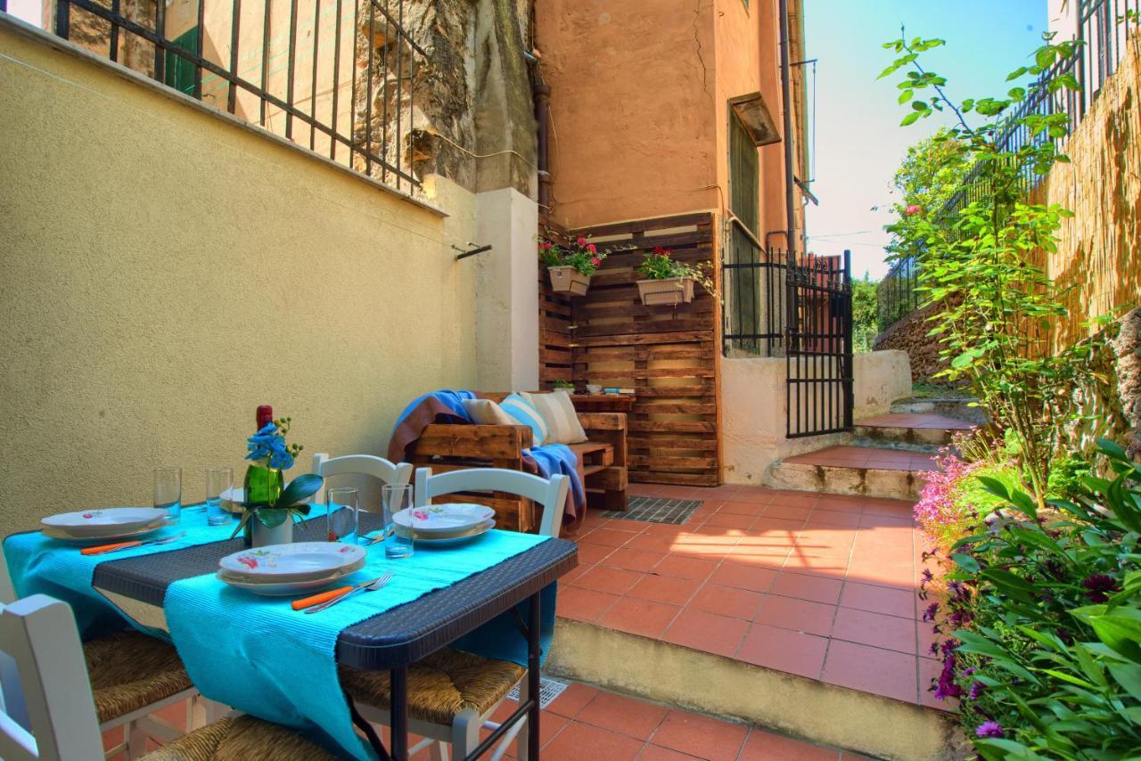 Casa A 2 Passi Dal Mare Con Patio Privato Villa Imperia Exteriör bild