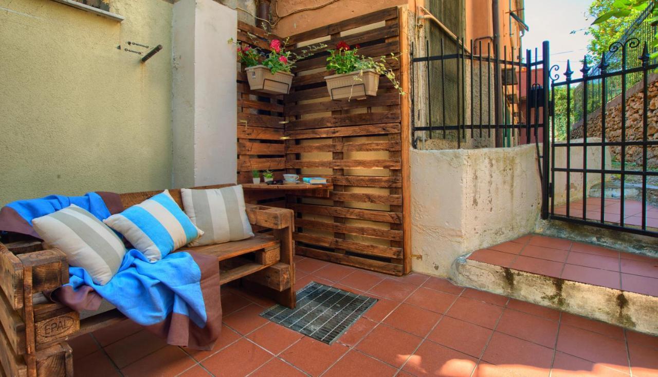 Casa A 2 Passi Dal Mare Con Patio Privato Villa Imperia Exteriör bild